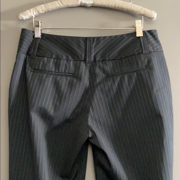 DAISY FUENTES PINSTRIPED DRESS PANTS SZ 6 - Picture 3 of 4